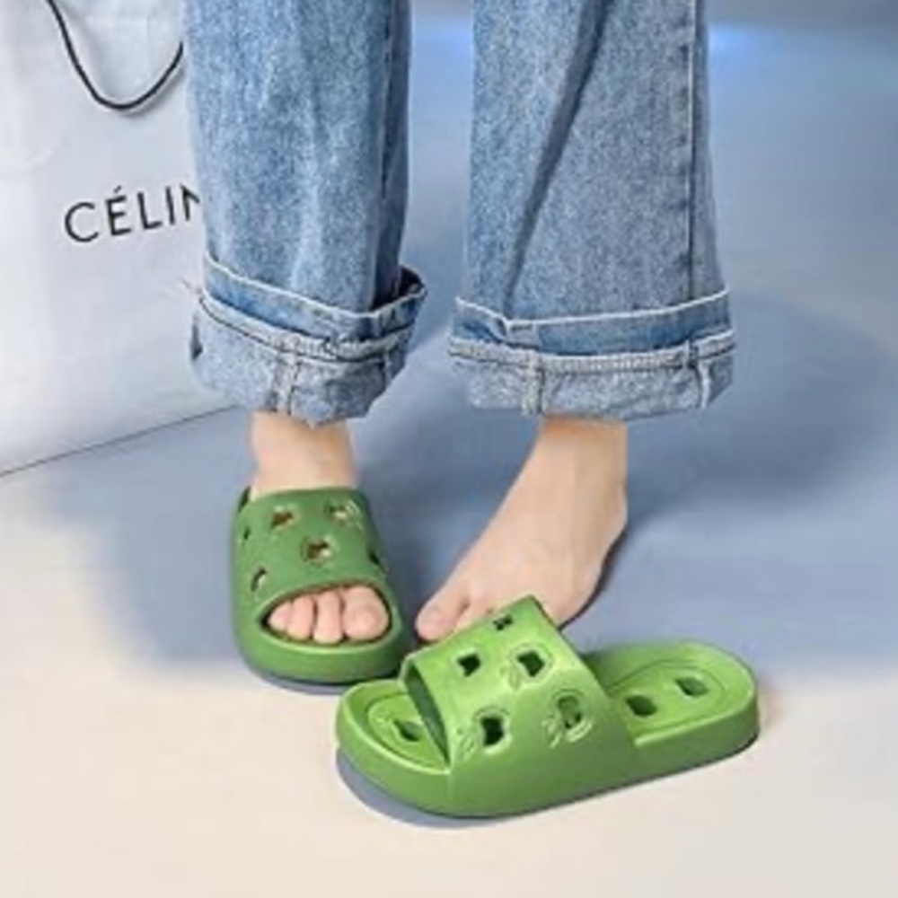 NWT No Label Size W 8.5-9.5 Green Comfort Slippers